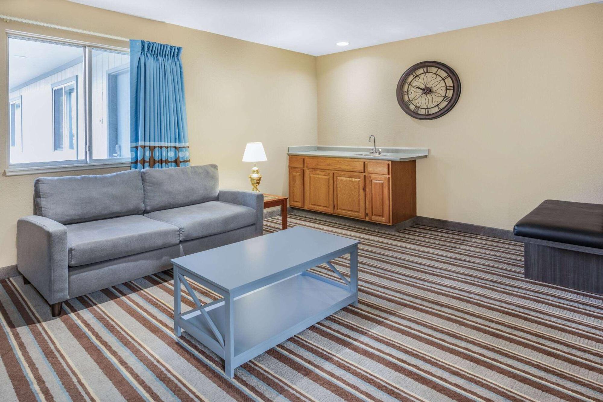 Super 8 By Wyndham Marysville/Port Huron Area Exteriér fotografie
